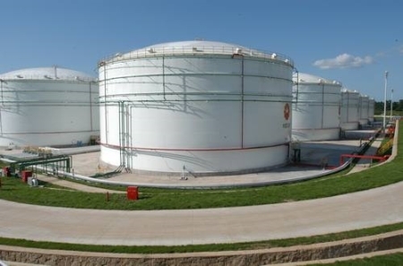 Tinta refletiva térmica para tanques de